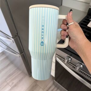 HydroJug 40oz in Cape Cod